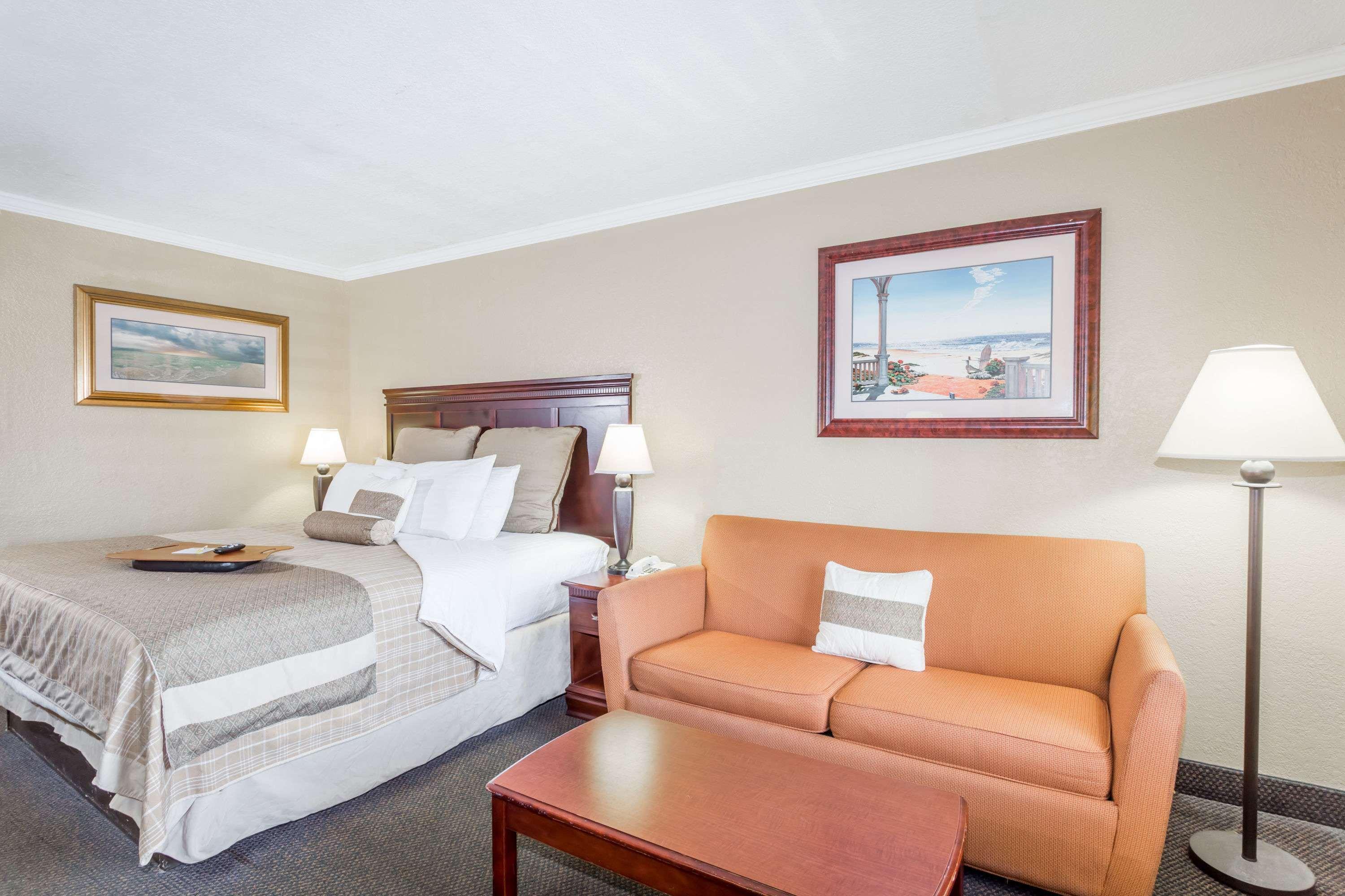 Days Inn By Wyndham דסטין מראה חיצוני תמונה